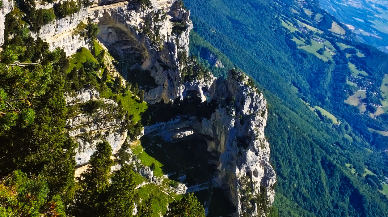 La tour percée ou tour isabelle paysages et panoramas du massif de la Chartreuse par BAW