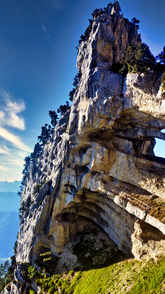 La tour percée Randonnée et paysages du massif de la Chartreuse par BAW